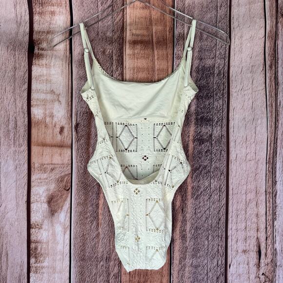 Frankie's Bikinis Swimsuit One Piece Juliet Cheeky Cream XS Lace Trim Jacquard - Picture 2 of 8